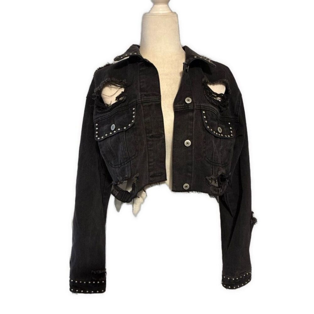 forever 21 black long sleeve stud distressed long sleeve crop jean jacket Medium